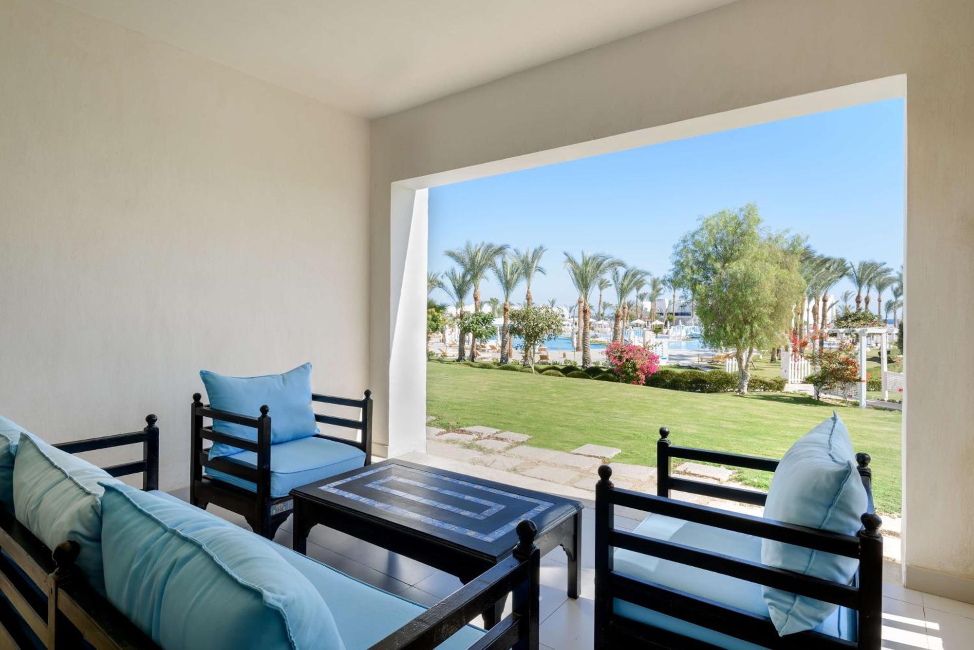 King Room Pool View